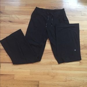 Lululemon Relaxed Fit Pants 💕 size 6